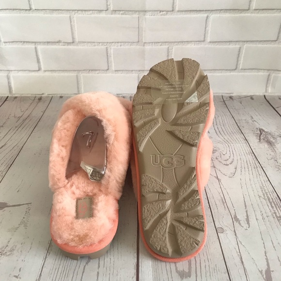 Ugg fuzzette Slippers - Picture 4 of 4